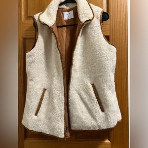 Woman’s Sherpa Vest